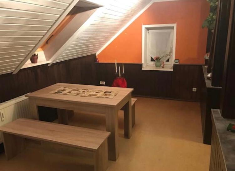 Gemuetliche 3 Raum Wohnung Im Dachgeschoss Ehrenfriedersdorf Екстер'єр фото