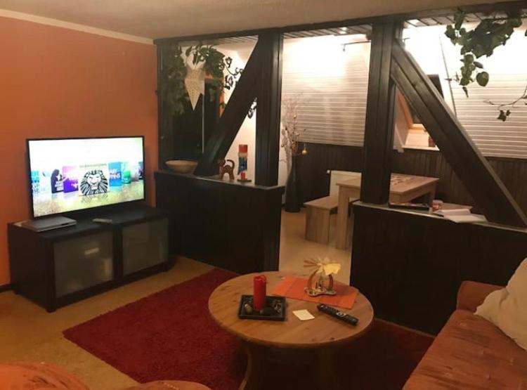 Gemuetliche 3 Raum Wohnung Im Dachgeschoss Ehrenfriedersdorf Екстер'єр фото